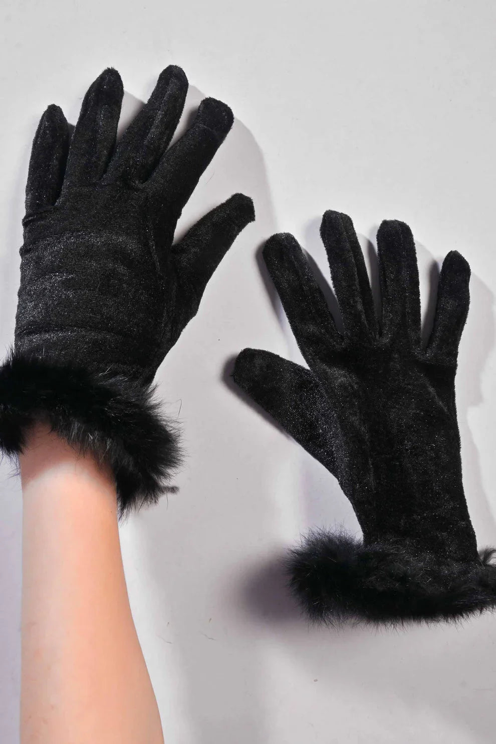 Luxurious Fox Fur Velvet Trimmed Gloves - Maa Sadqay