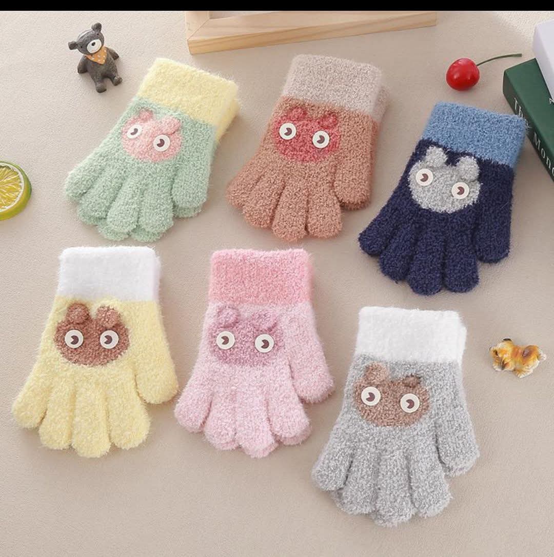 Kids Warm Woolen Premium Plush Gloves - PACMAN 5-10 y